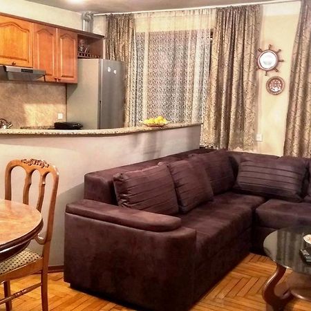 Apartment K. Gamsakhurdia St. Batumi Bagian luar foto