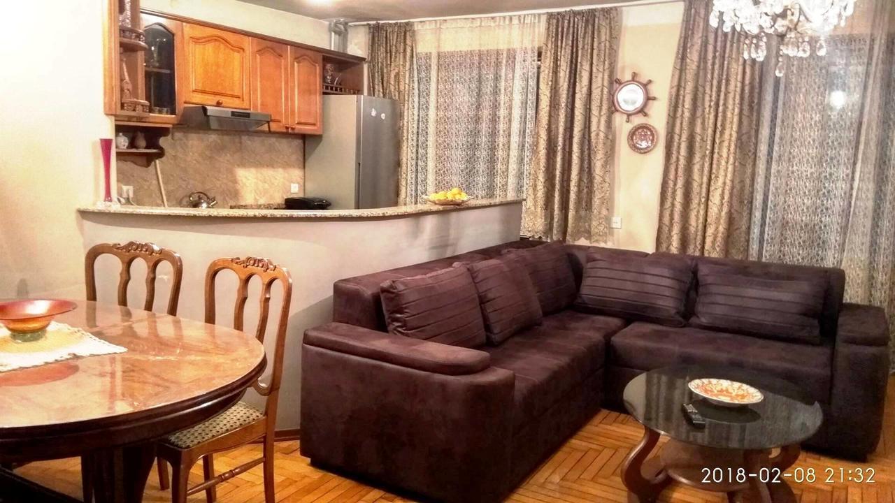 Apartment K. Gamsakhurdia St. Batumi Bagian luar foto