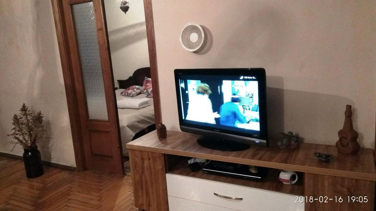 Apartment K. Gamsakhurdia St. Batumi Bagian luar foto