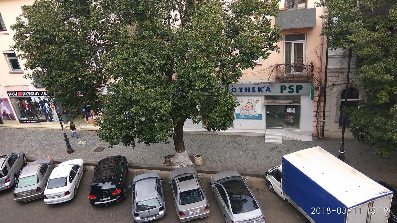 Apartment K. Gamsakhurdia St. Batumi Bagian luar foto